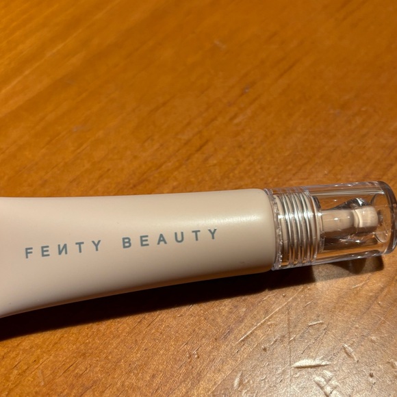 Fenty Beauty Bright Fix Eye Brightener Concealer - Picture 3 of 13